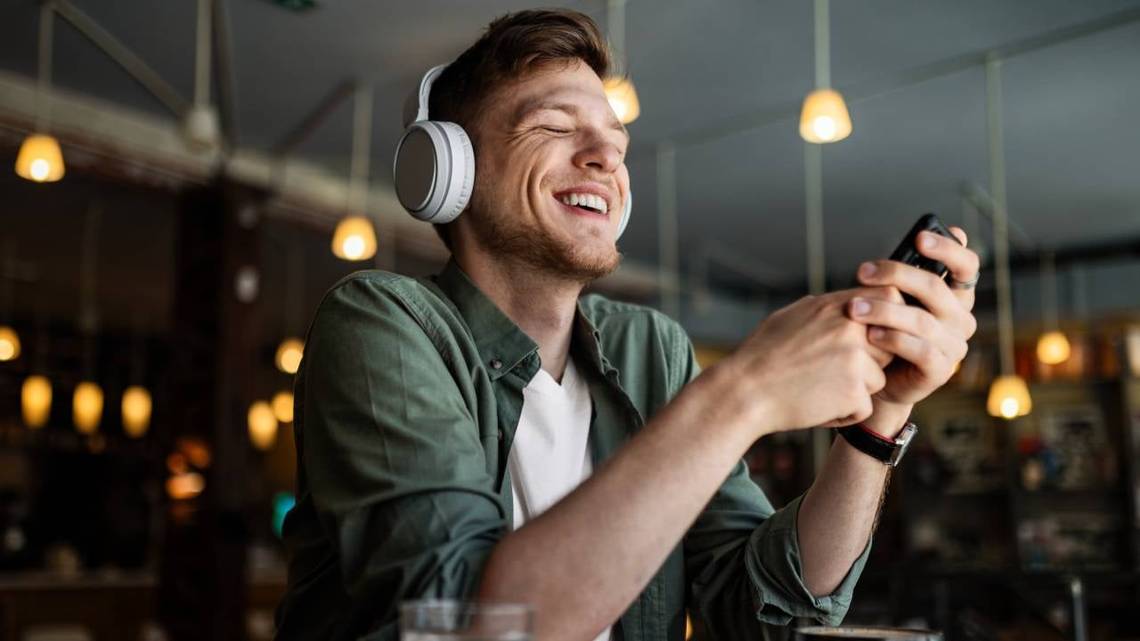 8 of the best investing podcasts