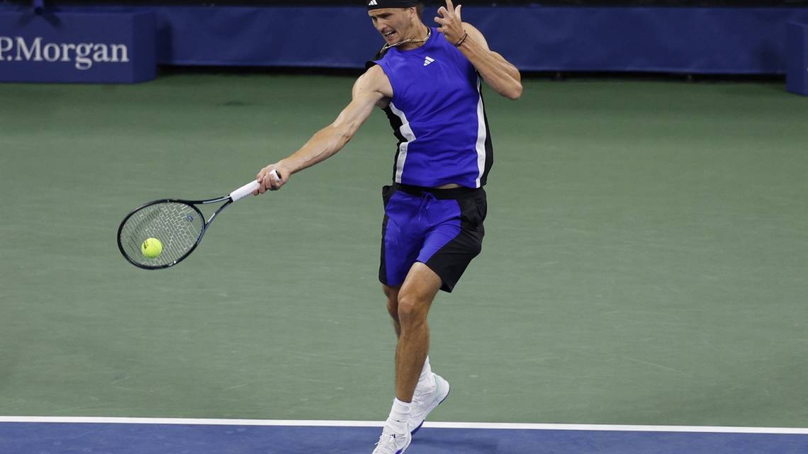 Alexander Zverev, Casper Ruud win openers at ATP Finals