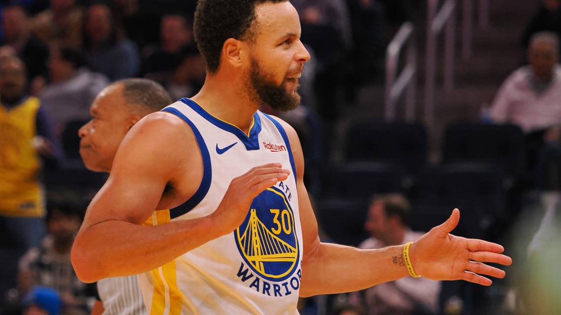 Video of Steph Curry Pass in Warriors-Pelicans Leaves Fans in Awe