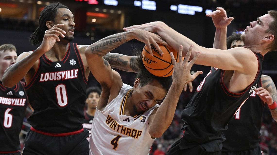 Louisville shuts down Winthrop in one-sided win