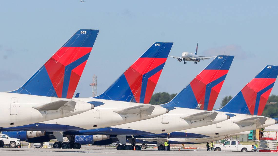 Delta plans sharper focus on premium travelers, selling extra services